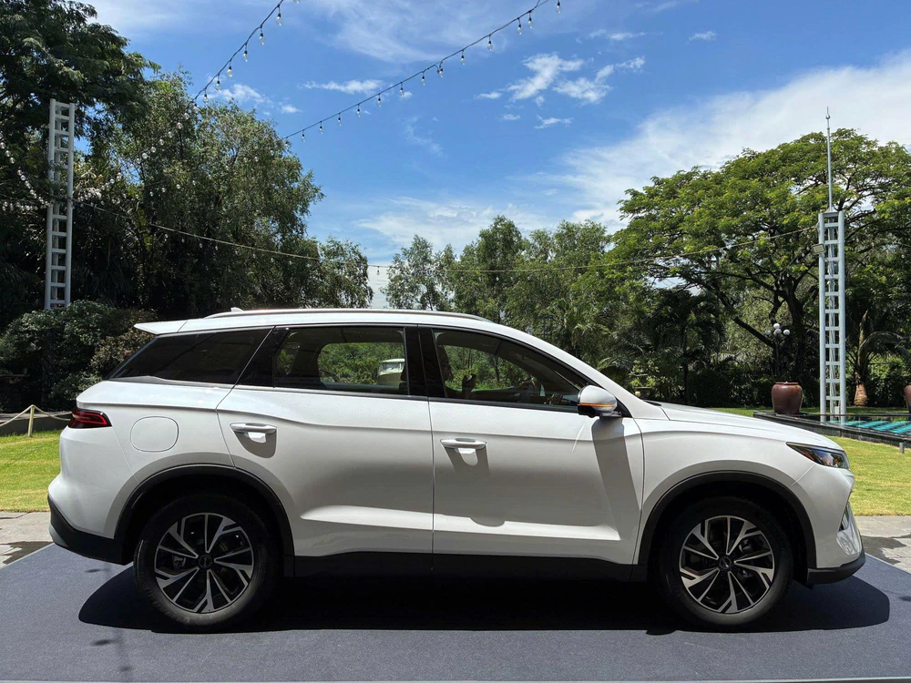 Sealion 5: C-SUV giá "tầm B", con át để BYD Việt Nam cán mục tiêu 10.000 xe - Ảnh 1. Sealion 5: C-SUV giá "tầm B", con át để BYD Việt Nam cán mục tiêu 10.000 xe - Ảnh 1.