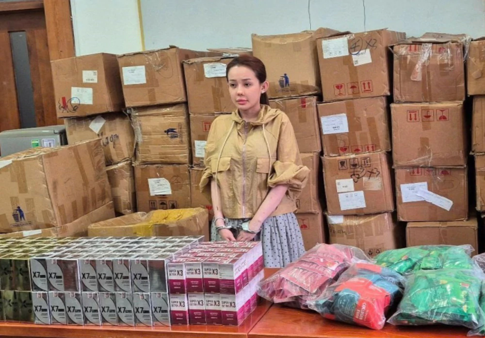 Khởi tố 3 đối tượng liên quan vụ thực phẩm giảm cân chứa chất cấm - Ảnh 1. Khởi tố 3 đối tượng liên quan vụ thực phẩm giảm cân chứa chất cấm - Ảnh 1.