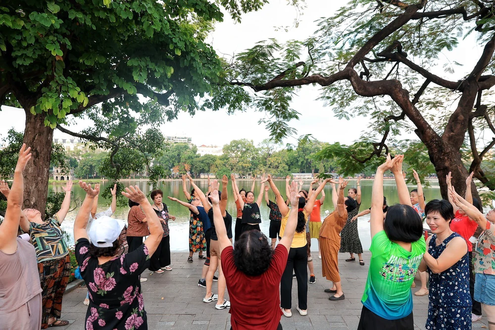 Sống vui, sống khỏe, phát huy vai trò “cây cao bóng cả” - Ảnh 9.