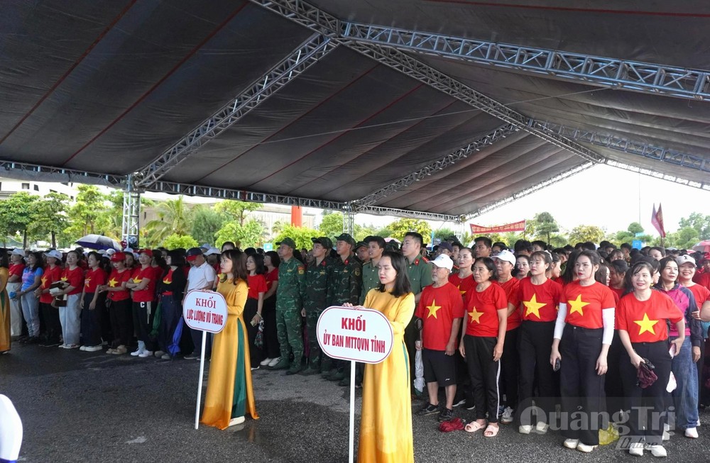 CẬP NHẬT: Lễ phát động phong trào “Mỗi người dân lựa chọn ít nhất một môn thể thao phù hợp để tập luyện thường xuyên" - Ảnh 14.