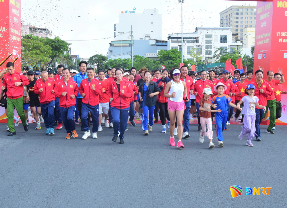 Phong trào thể dục - thể thao ngày càng lan tỏa mạnh mẽ tại Đà Nẵng. TRONG ẢNH: Không khí hưởng ứng ngày Chạy vì sức khỏe toàn dân - Olympic 2026 tại Đà Nẵng. Ảnh: PHI NÔNG