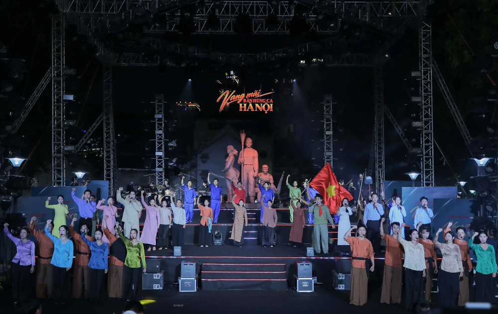 Chương trình nghệ thuật đặc biệt “80 năm - Vang mãi bản hùng ca Hà Nội” - Ảnh 1. Chương trình nghệ thuật đặc biệt “80 năm - Vang mãi bản hùng ca Hà Nội” - Ảnh 1.