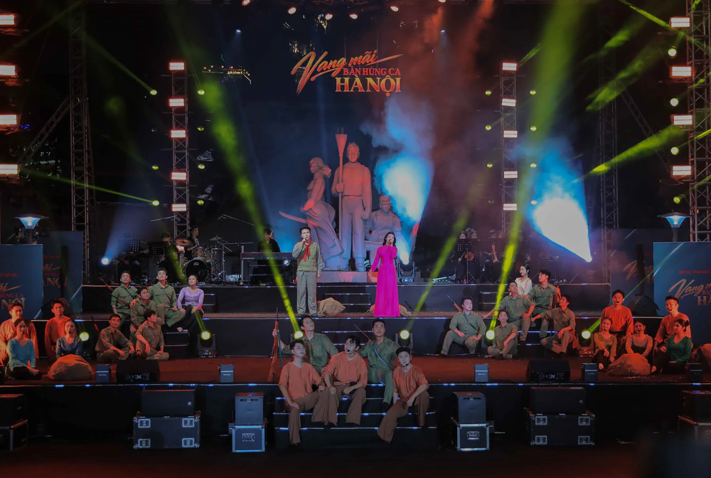 Chương trình nghệ thuật đặc biệt “80 năm - Vang mãi bản hùng ca Hà Nội” - Ảnh 2. Chương trình nghệ thuật đặc biệt “80 năm - Vang mãi bản hùng ca Hà Nội” - Ảnh 2.