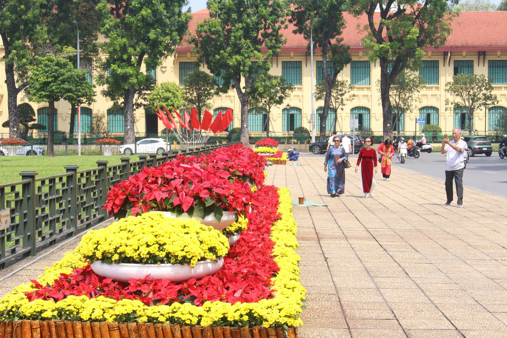 Phát huy giá trị văn hóa Việt Nam thành động lực quan trọng phát triển đất nước - Ảnh 3. Phát huy giá trị văn hóa Việt Nam thành động lực quan trọng phát triển đất nước - Ảnh 3.