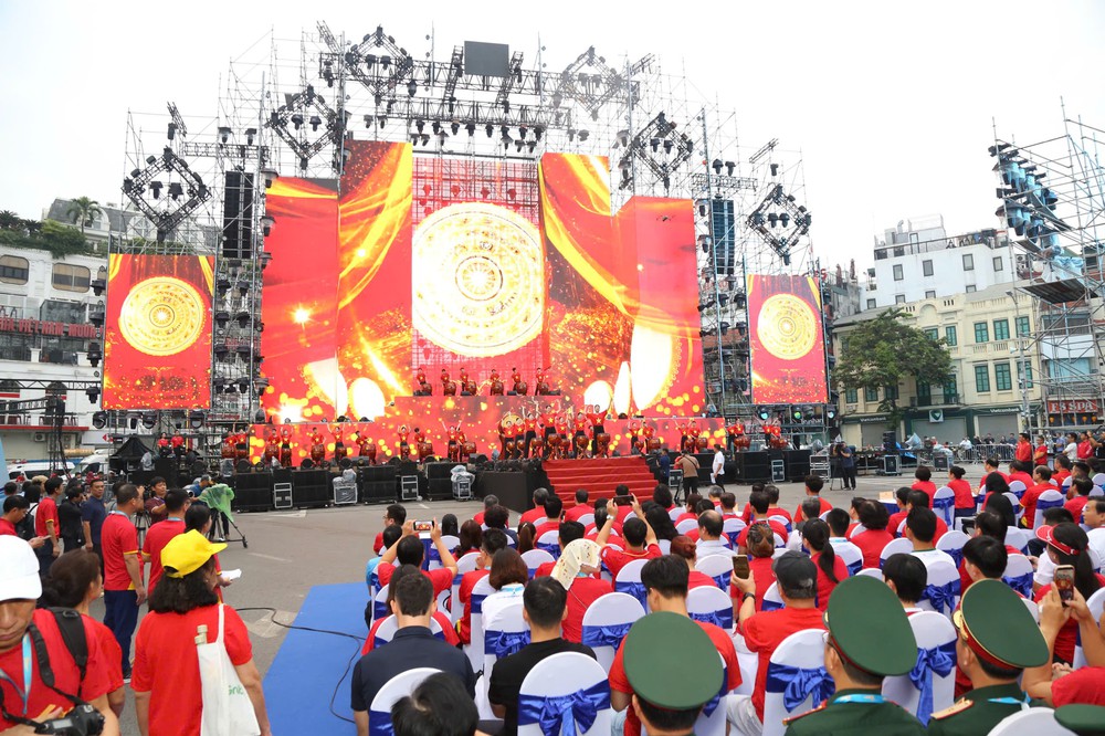 Phong trào “Mỗi người dân lựa chọn ít nhất một môn thể thao phù hợp để tập luyện thường xuyên”:  Khơi dậy sức mạnh của một dân tộc khỏe mạnh - Ảnh 1.