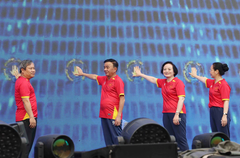 Phong trào “Mỗi người dân lựa chọn ít nhất một môn thể thao phù hợp để tập luyện thường xuyên”:  Khơi dậy sức mạnh của một dân tộc khỏe mạnh - Ảnh 2.
