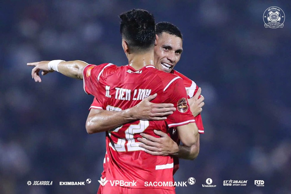 Tiến Linh lập công, Công an TP.HCM cầm hòa chủ nhà SLNA ở vòng 3 V-League - Ảnh 1.