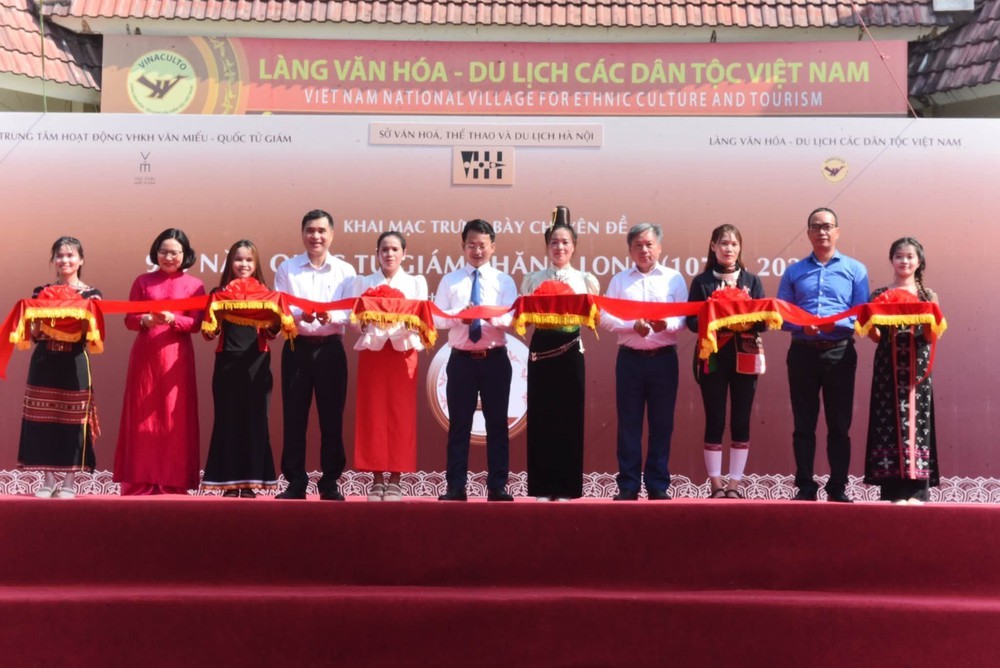 Trưng bày 950 năm Quốc Tử Giám Thăng Long – Tôn vinh truyền thống hiếu học của dân tộc - Ảnh 1. Trưng bày 950 năm Quốc Tử Giám Thăng Long – Tôn vinh truyền thống hiếu học của dân tộc - Ảnh 1.