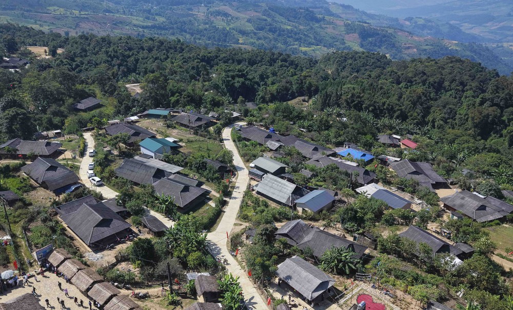 Khám phá vùng cao Pu Nhi qua sắc vàng ruộng bậc thang và sắc màu văn hóa Mông - Ảnh 3.