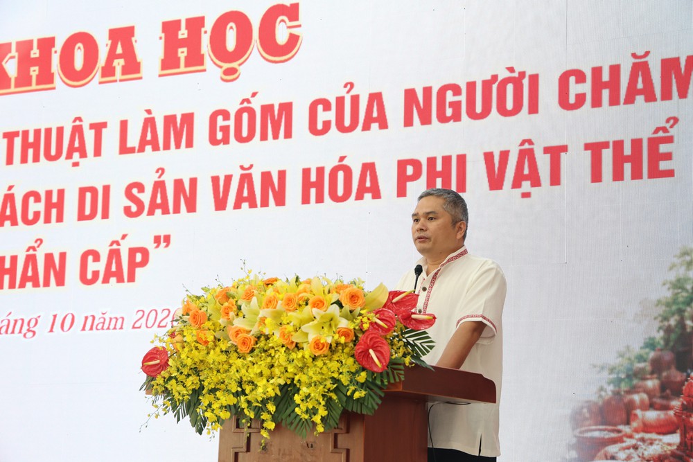 Các chuyên gia nêu ý kiến về bảo tồn, phát huy giá trị di sản gốm Chăm - Ảnh 2. Các chuyên gia nêu ý kiến về bảo tồn, phát huy giá trị di sản gốm Chăm - Ảnh 2.