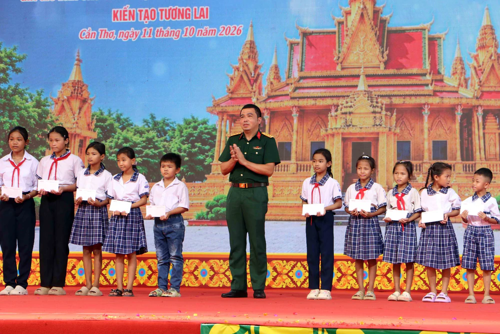 Lễ Sene Dolta - phát huy bản sắc văn hóa đồng bào Khmer - Ảnh 2. Lễ Sene Dolta - phát huy bản sắc văn hóa đồng bào Khmer - Ảnh 2.