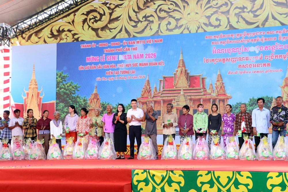 Lễ Sene Dolta - phát huy bản sắc văn hóa đồng bào Khmer - Ảnh 3. Lễ Sene Dolta - phát huy bản sắc văn hóa đồng bào Khmer - Ảnh 3.