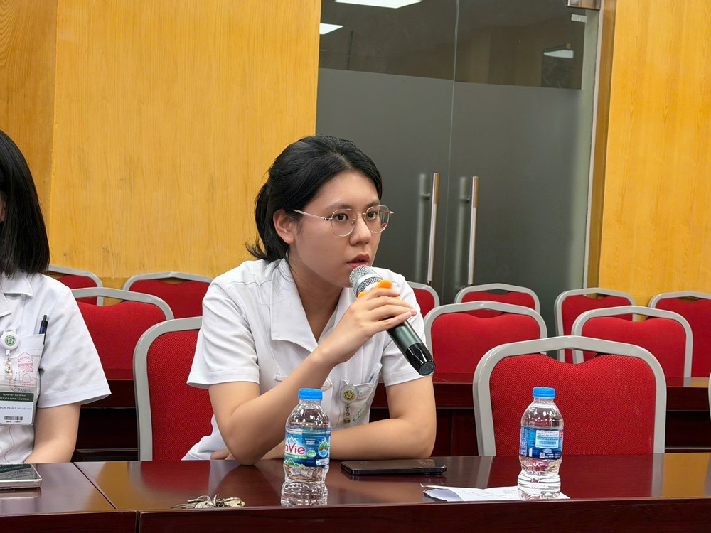 Ăn uống vô độ, nữ sinh 21 tuổi phải nhập viện tâm thần - Ảnh 2. Ăn uống vô độ, nữ sinh 21 tuổi phải nhập viện tâm thần - Ảnh 2.