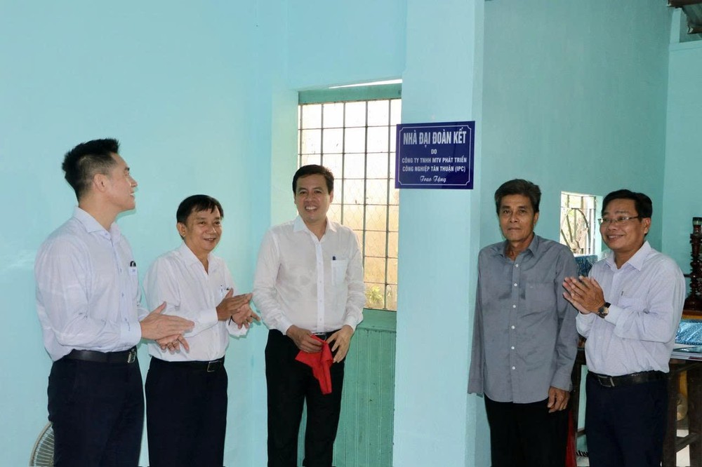 IPC trao nhà Đại đoàn kết cho người dân có hoàn cảnh khó khăn - Ảnh 1.