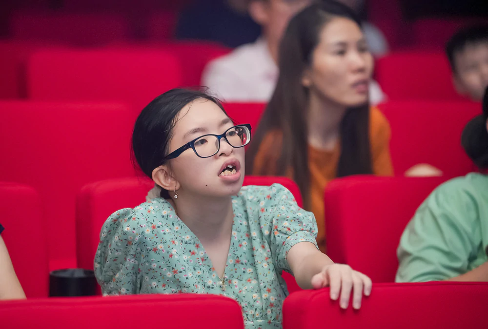 Sân khấu Kịch Cầu Vồng thắp sáng những nụ cười tuổi thơ - Ảnh 3. Sân khấu Kịch Cầu Vồng thắp sáng những nụ cười tuổi thơ - Ảnh 3.