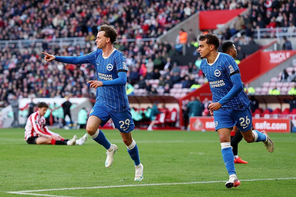 Vì sao các đội “bình dân” chiếm sóng Premier League? - Ảnh 1. Vì sao các đội “bình dân” chiếm sóng Premier League? - Ảnh 1.