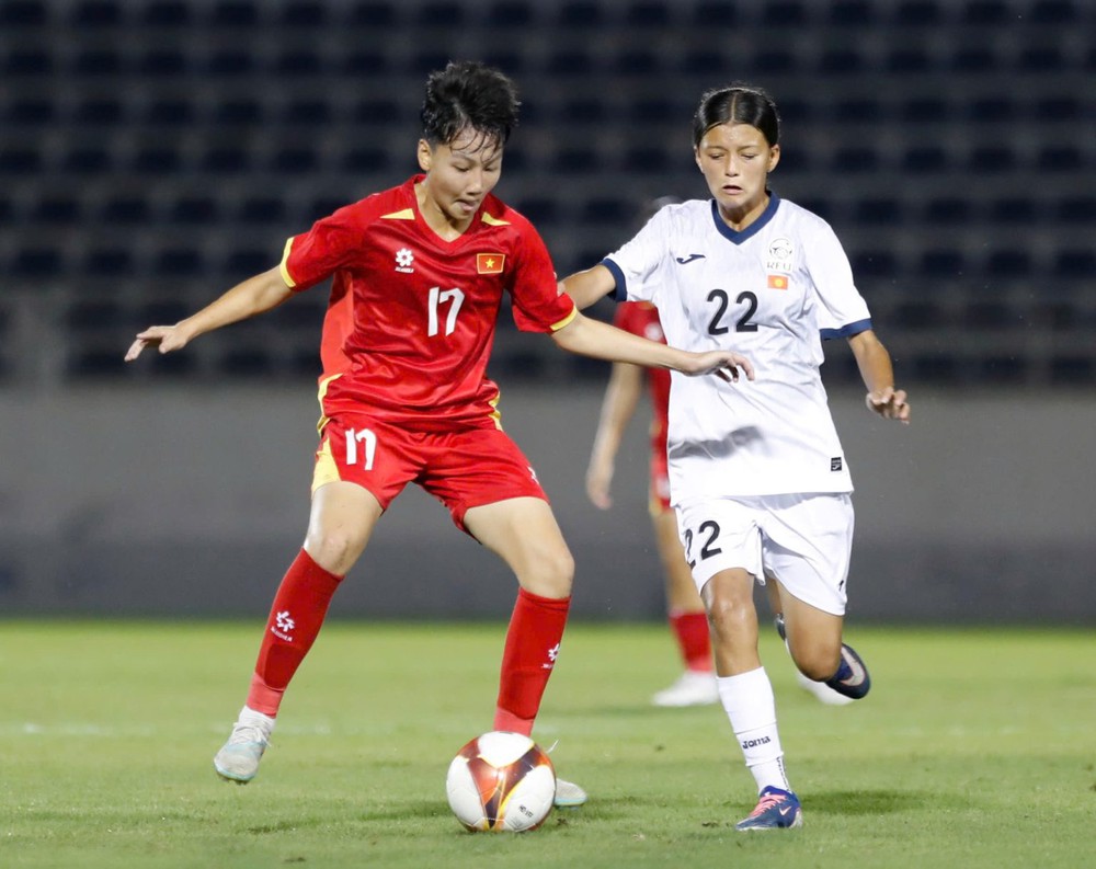 Tin nóng thể thao sáng 12/10: Báo Kyrgyzstan lên tiếng khi U17 nữ Việt Nam đoạt vé dự giải châu Á - Ảnh 1. Tin nóng thể thao sáng 12/10: Báo Kyrgyzstan lên tiếng khi U17 nữ Việt Nam đoạt vé dự giải châu Á - Ảnh 1.