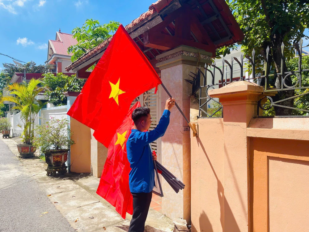 Điểm nhấn cho diện mạo nông thôn mới từ mô hình “Đường cờ Tổ quốc” - Ảnh 2. Điểm nhấn cho diện mạo nông thôn mới từ mô hình “Đường cờ Tổ quốc” - Ảnh 2.