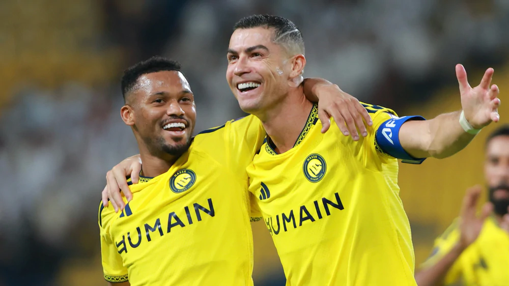 Cựu HLV tuyển Ma rốc: Ronaldo không được đồng đội ở ĐT Bồ Đào Nha tôn sùng như Messi ở Argentina - Ảnh 1. Cựu HLV tuyển Ma rốc: Ronaldo không được đồng đội ở ĐT Bồ Đào Nha tôn sùng như Messi ở Argentina - Ảnh 1.