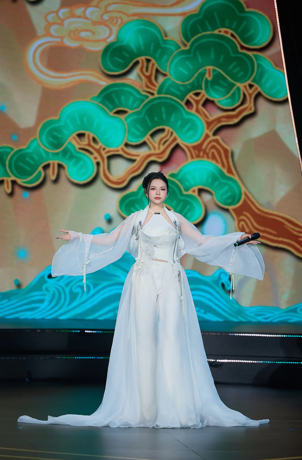 Đoàn Linh: Từ miền Quan họ đến hành trình chinh phục Sao Mai 2026 - Ảnh 4. Đoàn Linh: Từ miền Quan họ đến hành trình chinh phục Sao Mai 2026 - Ảnh 4.