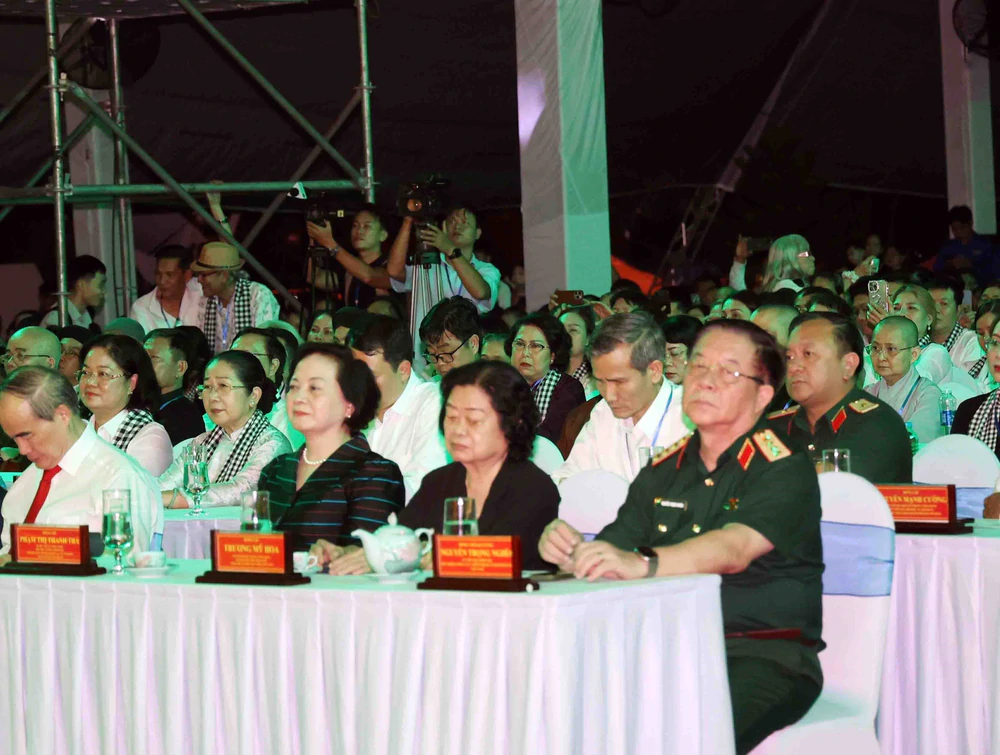 “Khúc tri ân” tưởng nhớ các anh hùng liệt sĩ - Ảnh 1. “Khúc tri ân” tưởng nhớ các anh hùng liệt sĩ - Ảnh 1.