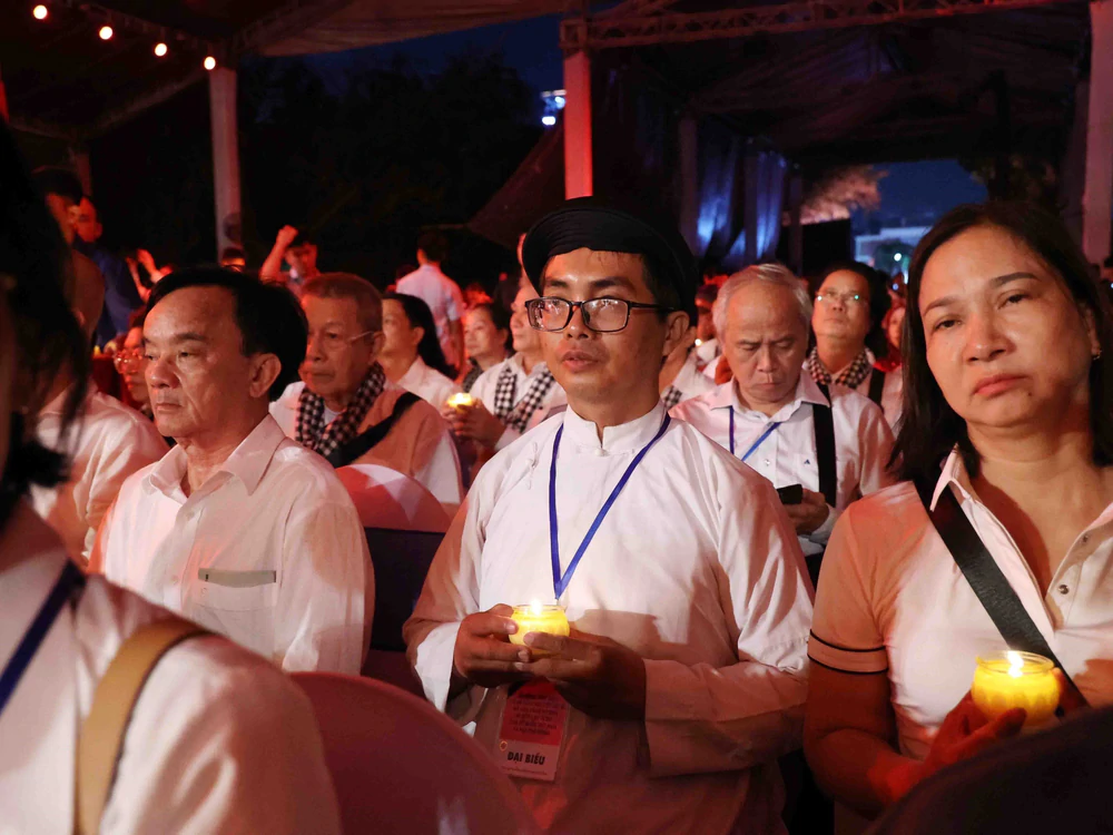 “Khúc tri ân” tưởng nhớ các anh hùng liệt sĩ - Ảnh 7. “Khúc tri ân” tưởng nhớ các anh hùng liệt sĩ - Ảnh 7.