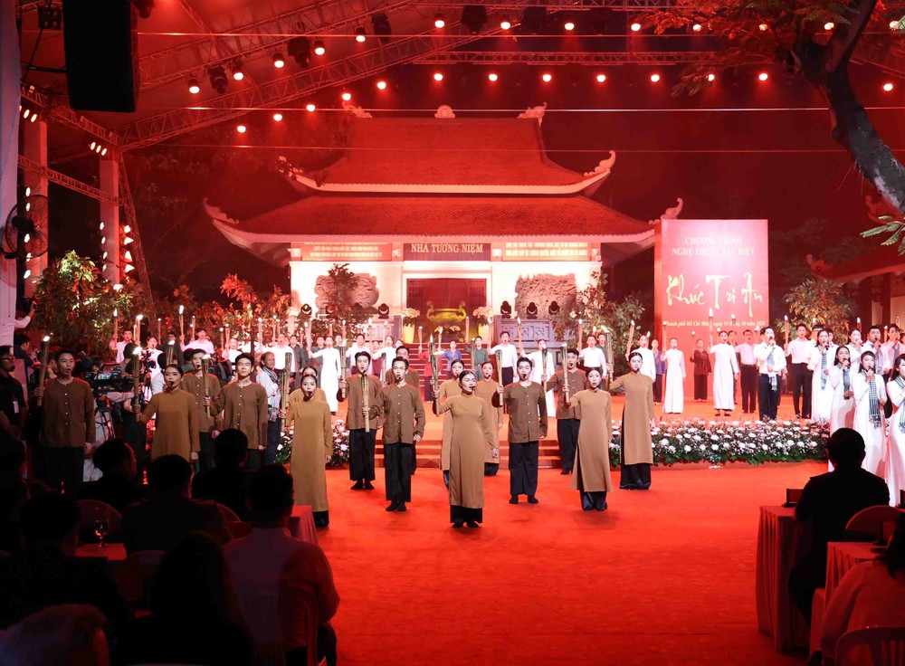 “Khúc tri ân” tưởng nhớ các anh hùng liệt sĩ - Ảnh 5. “Khúc tri ân” tưởng nhớ các anh hùng liệt sĩ - Ảnh 5.