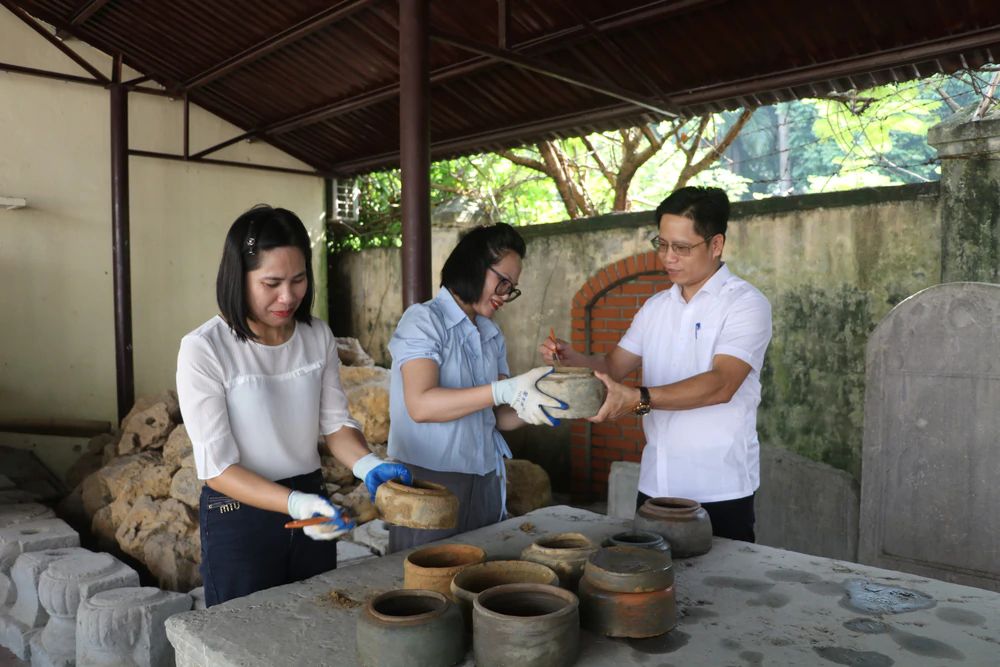 Ninh Bình: Phát lộ nhóm cổ vật thời Trần trong quá trình xây dựng nhà dân - Ảnh 1.