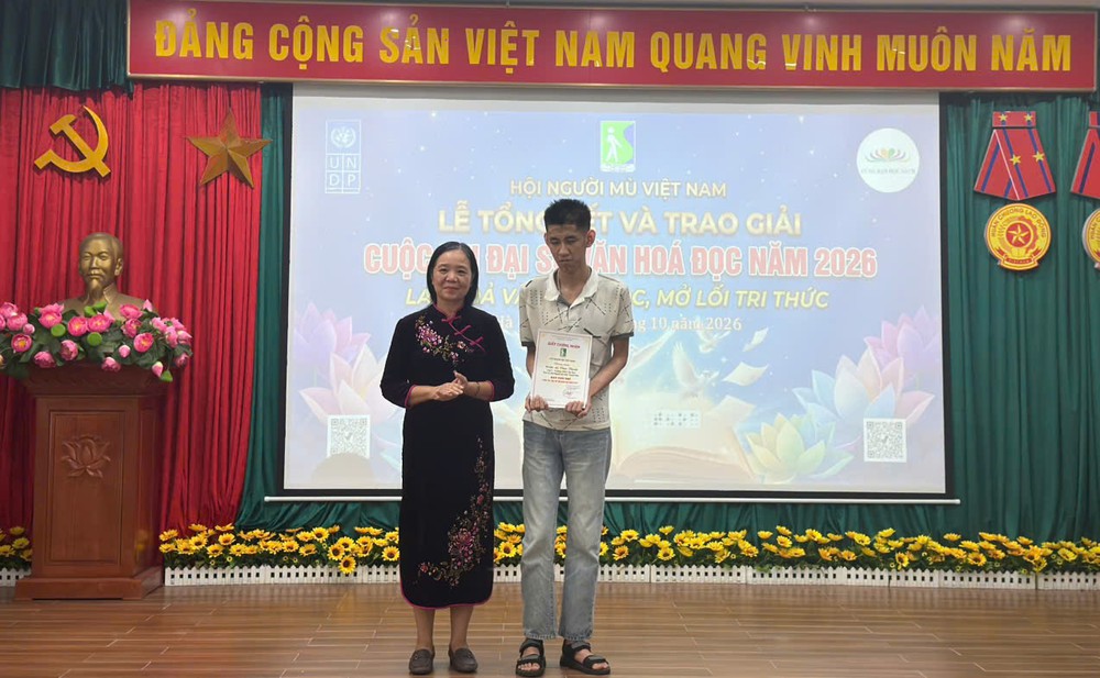 Thúc đẩy văn hóa đọc, mở rộng cánh cửa tri thức cho người khiếm thị - Ảnh 2. Thúc đẩy văn hóa đọc, mở rộng cánh cửa tri thức cho người khiếm thị - Ảnh 2.