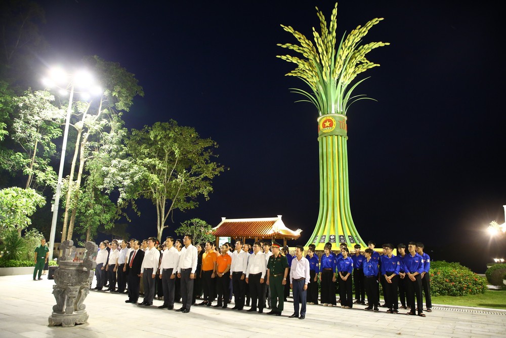Quảng Trị: Tôn vinh kỷ lục Việt Nam đối với biểu tượng 16 bông lúa tại Bến phà II Long Đại - Ảnh 5.