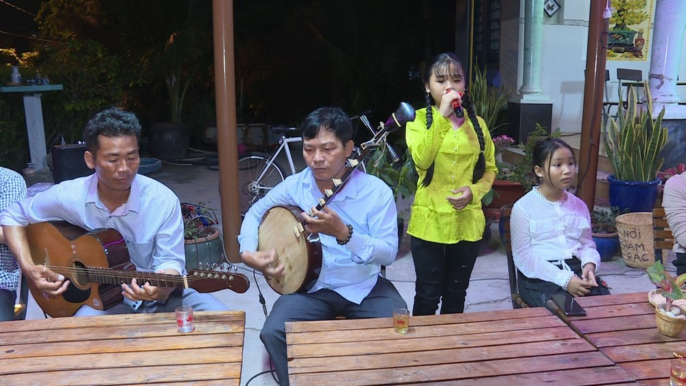 Gìn giữ sức sống đờn ca tài tử từ các câu lạc bộ - Ảnh 3. Gìn giữ sức sống đờn ca tài tử từ các câu lạc bộ - Ảnh 3.