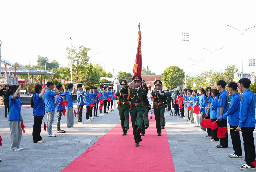 Tuyên Quang: Đưa 93 hài cốt liệt sĩ về Nghĩa trang Liệt sĩ Quốc gia Vị Xuyên - Ảnh 7. Tuyên Quang: Đưa 93 hài cốt liệt sĩ về Nghĩa trang Liệt sĩ Quốc gia Vị Xuyên - Ảnh 7.