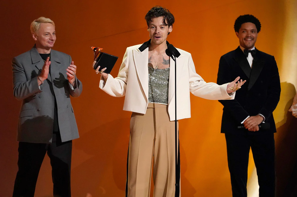 Ca khúc "As It Was" của Harry Styles: Đẹp dịu dàng giữa bao biến động - Ảnh 5. Ca khúc "As It Was" của Harry Styles: Đẹp dịu dàng giữa bao biến động - Ảnh 5.