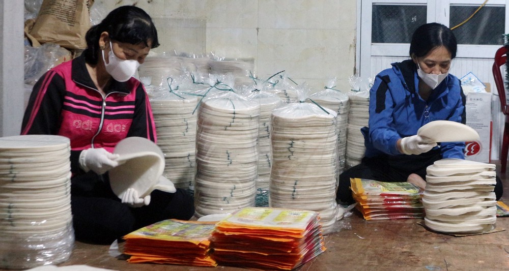 Vì một miền quê đáng sống: Từ hạt gạo quê nhà đến tấm bánh đa nem vươn xa  - Ảnh 3.