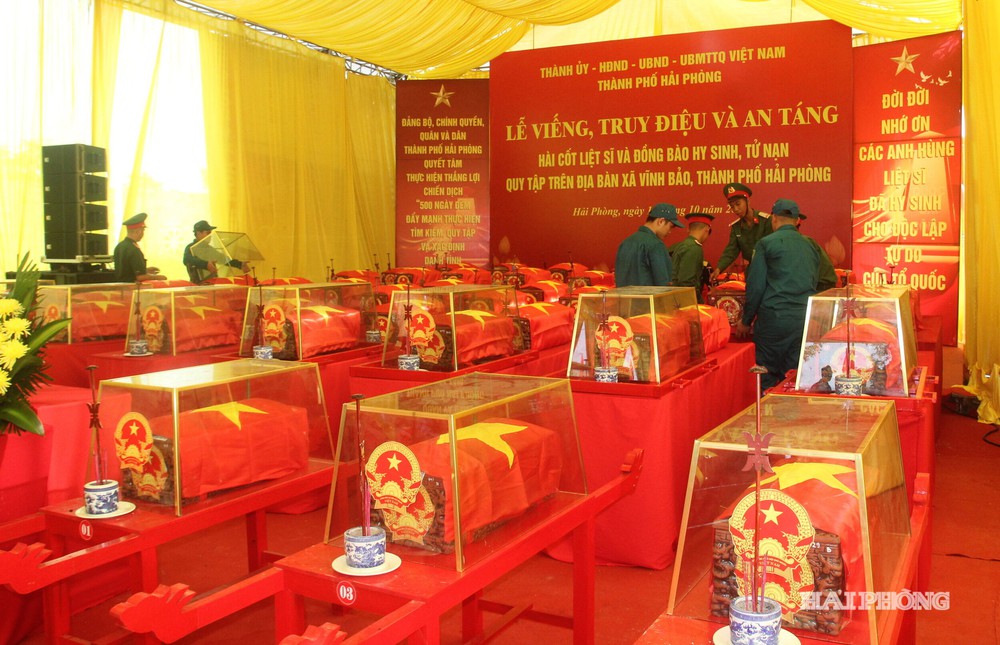 Lễ truy điệu, an táng hài cốt liệt sĩ tại Hải Phòng, Cần Thơ và Tuyên Quang - Ảnh 2. Lễ truy điệu, an táng hài cốt liệt sĩ tại Hải Phòng, Cần Thơ và Tuyên Quang - Ảnh 2.