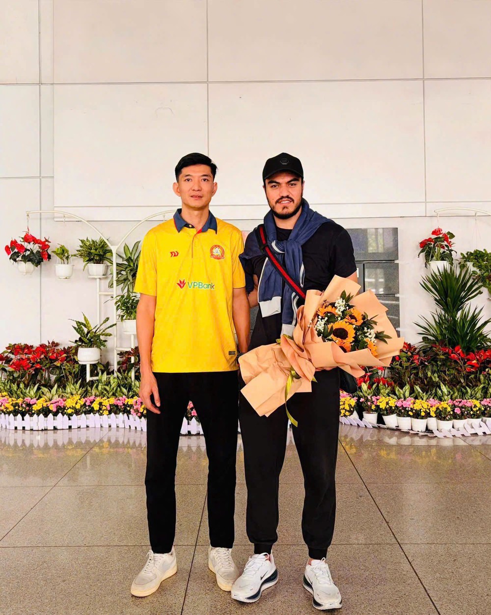 Chủ công Morteza Sharifi, tuyển thủ quốc gia Iran vừa giành HCV bóng chuyền nam tại ASIAD 20, chính thức gia nhập đội Công an TPHCM từ ngày 15-10. Ảnh: CLB bóng chuyền Công An TPHCM Chủ công Morteza Sharifi, tuyển thủ quốc gia Iran vừa giành HCV bóng chuyền nam tại ASIAD 20, chính thức gia nhập đội Công an TPHCM từ ngày 15-10. Ảnh: CLB bóng chuyền Công An TPHCM