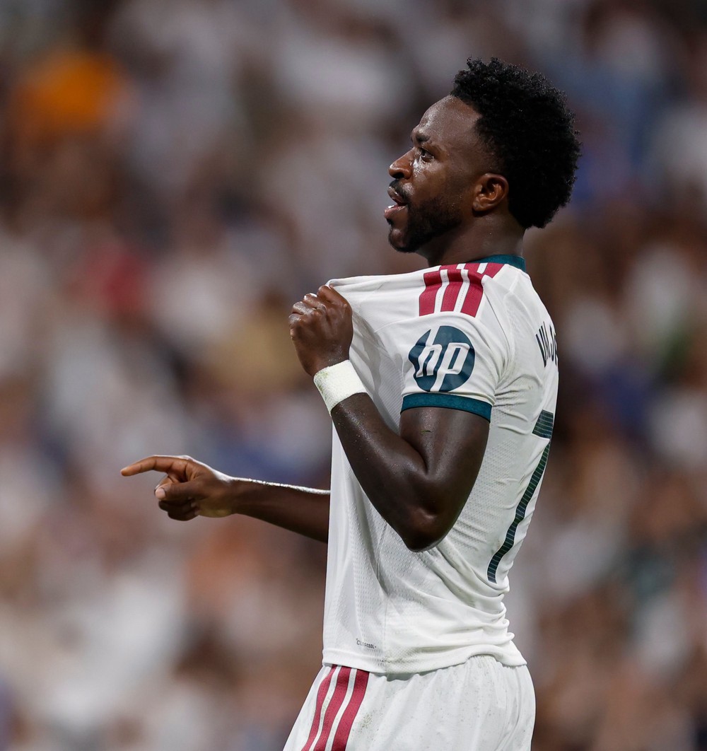Real Madrid sẽ không có sự phục vụ của Vinicius Junior trong trận El Clasico với Barcelona ngày 25/10 sau khi tiền đạo người Brazil nhận án treo giò bốn trận vì hành vi kéo tóc đối thủ và phản ứng với trọng tài. Ảnh: FBNV Real Madrid sẽ không có sự phục vụ của Vinicius Junior trong trận El Clasico với Barcelona ngày 25/10 sau khi tiền đạo người Brazil nhận án treo giò bốn trận vì hành vi kéo tóc đối thủ và phản ứng với trọng tài. Ảnh: FBNV