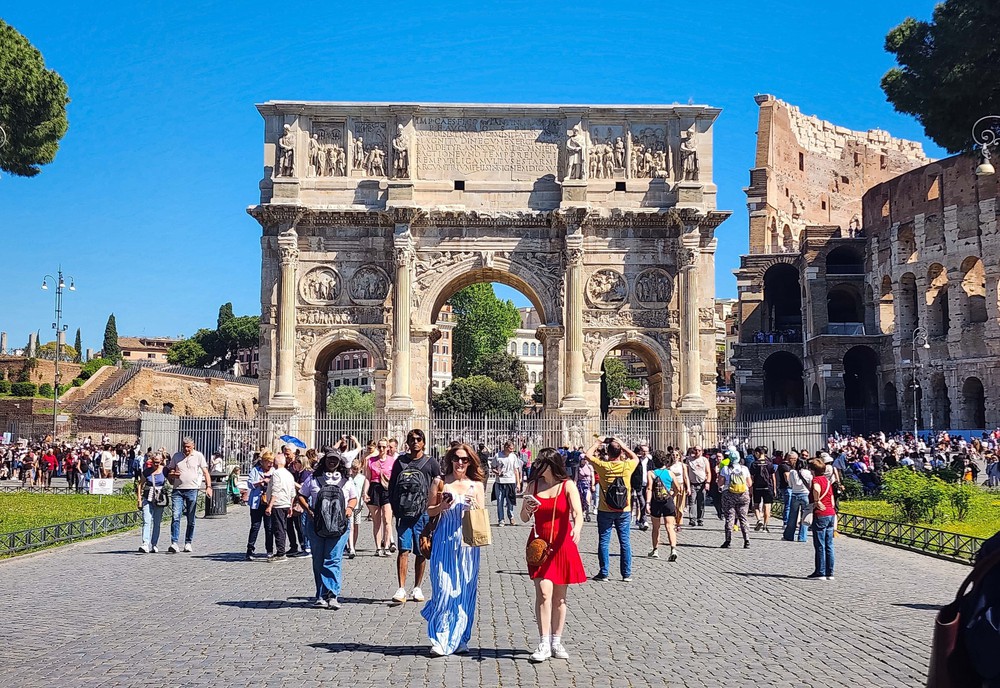 Thủ đô Italy nỗ lực giải quyết vấn đề du lịch quá tải - Ảnh 1.