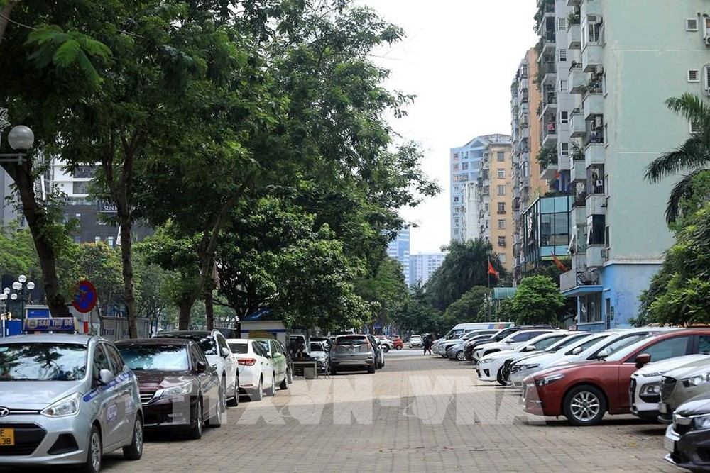 Gửi ô tô ở Hà Nội có nơi lên tới 7,5 triệu đồng/tháng - Ảnh 1. Gửi ô tô ở Hà Nội có nơi lên tới 7,5 triệu đồng/tháng - Ảnh 1.