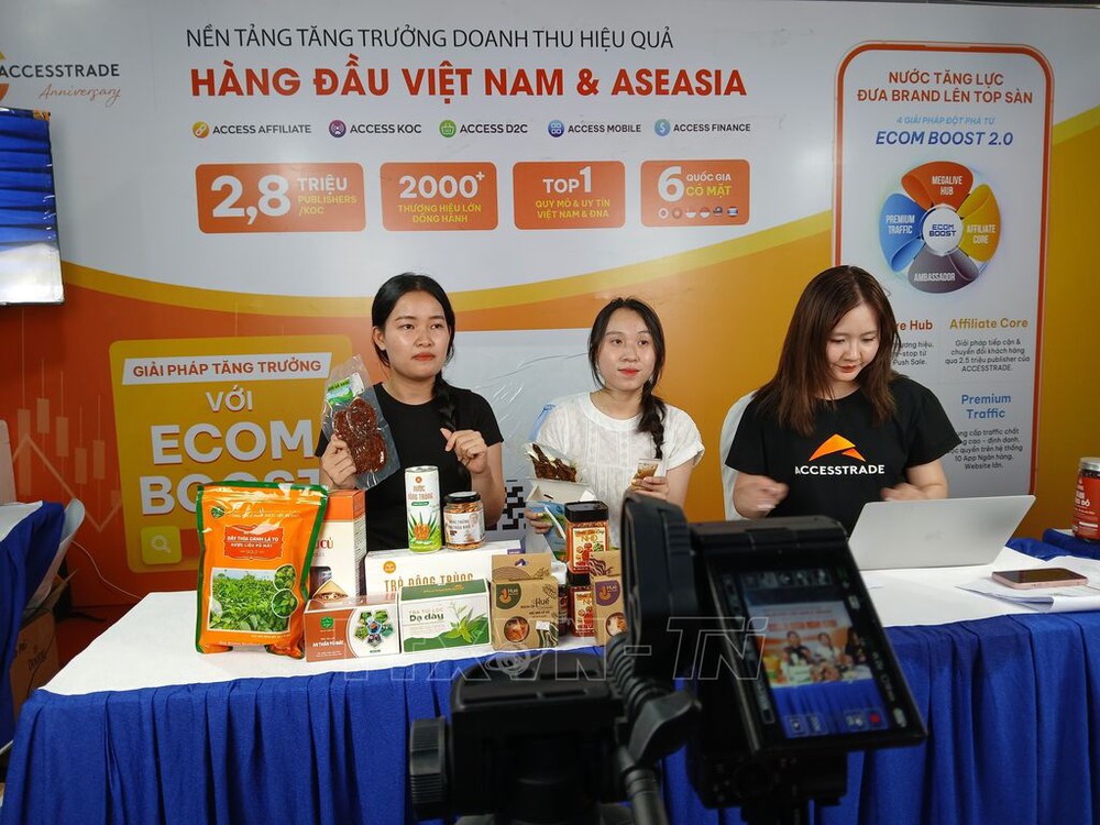 Mở rộng không gian tên miền quốc gia, thúc đẩy phát triển kinh tế số và xã hội số - Ảnh 1. Mở rộng không gian tên miền quốc gia, thúc đẩy phát triển kinh tế số và xã hội số - Ảnh 1.