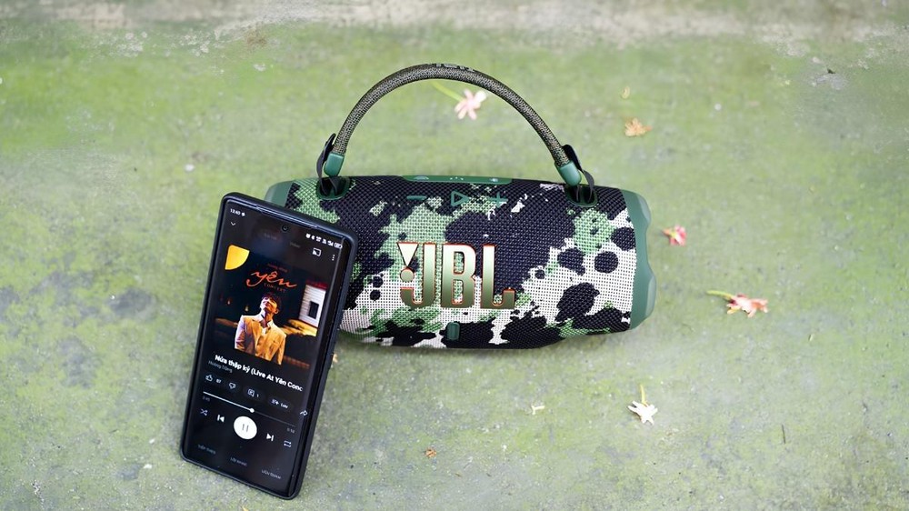 JBL Charge 6 không chỉ là loa di động, đây mới là điểm ăn tiền - Ảnh 1. JBL Charge 6 không chỉ là loa di động, đây mới là điểm ăn tiền - Ảnh 1.