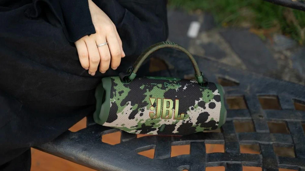 JBL Charge 6 không chỉ là loa di động, đây mới là điểm ăn tiền - Ảnh 2. JBL Charge 6 không chỉ là loa di động, đây mới là điểm ăn tiền - Ảnh 2.
