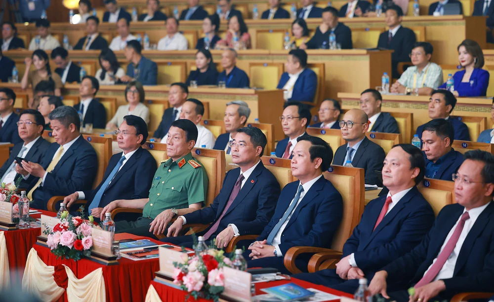 Quy hoạch tỉnh Hưng Yên thời kỳ 2021 - 2030, tầm nhìn đến năm 2050: Khát vọng vươn mình từ di sản Phố Hiến đến cực tăng trưởng - Ảnh 1. Quy hoạch tỉnh Hưng Yên thời kỳ 2021 - 2030, tầm nhìn đến năm 2050: Khát vọng vươn mình từ di sản Phố Hiến đến cực tăng trưởng - Ảnh 1.