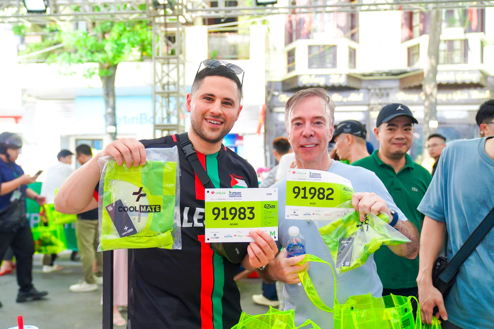 VPIM Expo ngày đầu: Runner háo hức nhận bib, khám phá race kit và không gian trải nghiệm sôi động - Ảnh 4. VPIM Expo ngày đầu: Runner háo hức nhận bib, khám phá race kit và không gian trải nghiệm sôi động - Ảnh 4.
