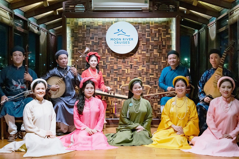 Huế triển khai xây dựng hồ sơ khoa học 'Ca Huế' trình UNESCO - Ảnh 1. Huế triển khai xây dựng hồ sơ khoa học 'Ca Huế' trình UNESCO - Ảnh 1.
