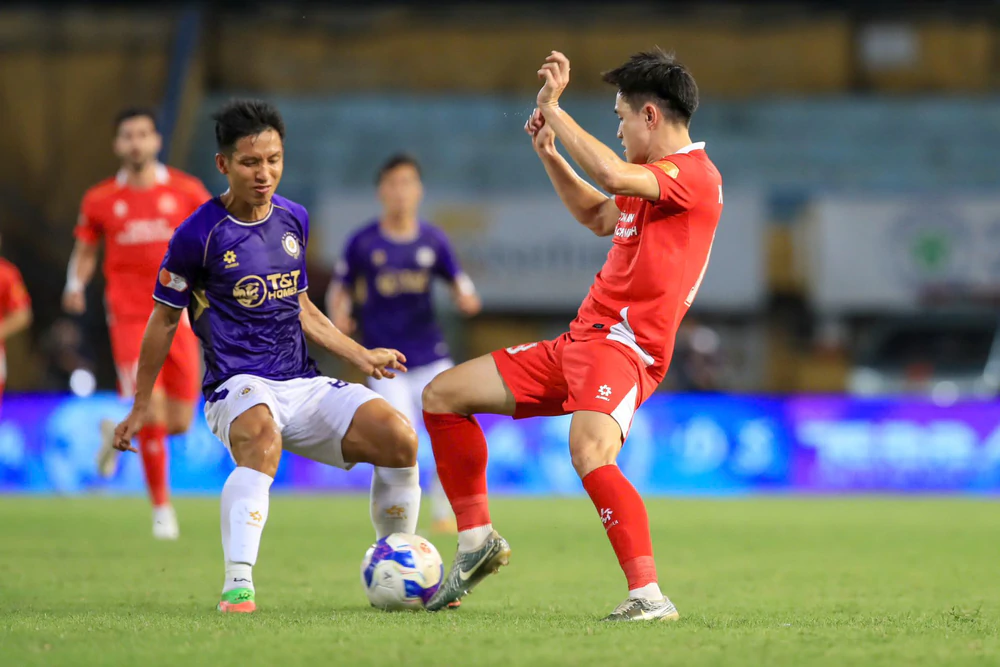 Lịch thi đấu bóng đá hôm nay 18/10: Trực tiếp CAHN vs Hà Nội FC, Leeds vs MU - Ảnh 1. Lịch thi đấu bóng đá hôm nay 18/10: Trực tiếp CAHN vs Hà Nội FC, Leeds vs MU - Ảnh 1.