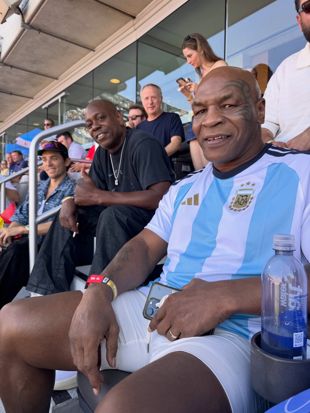 Huyền thoại quyền Anh Mike Tyson tự sự trên Netflix: “Tôi đã sống một cuộc đời tăm tối” - Ảnh 2. Huyền thoại quyền Anh Mike Tyson tự sự trên Netflix: “Tôi đã sống một cuộc đời tăm tối” - Ảnh 2.
