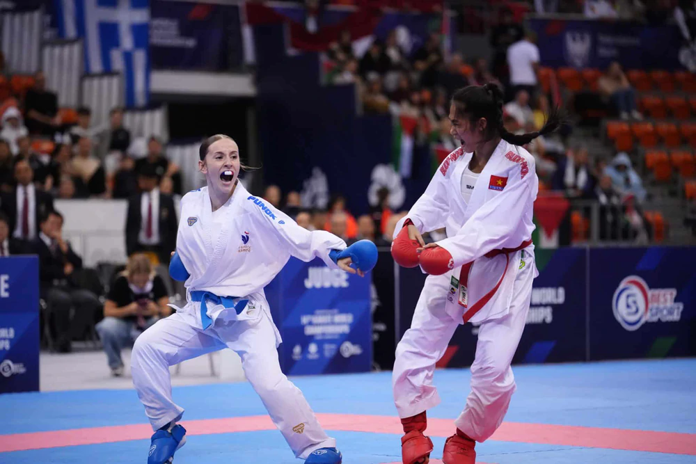 Võ sĩ 17 tuổi Việt Nam giành HCB karate thế giới - Ảnh 1. Võ sĩ 17 tuổi Việt Nam giành HCB karate thế giới - Ảnh 1.