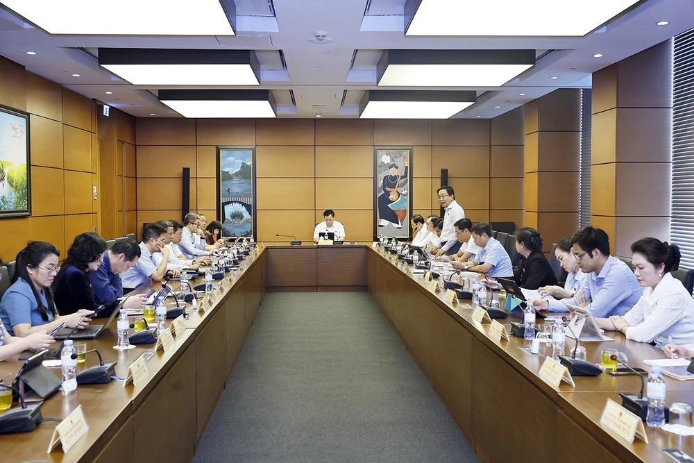 Kỳ họp thứ 2, Quốc hội khóa XVI: Đẩy mạnh phân cấp triệt để và khơi thông nguồn lực phát triển kinh tế - xã hội - Ảnh 1. Kỳ họp thứ 2, Quốc hội khóa XVI: Đẩy mạnh phân cấp triệt để và khơi thông nguồn lực phát triển kinh tế - xã hội - Ảnh 1.