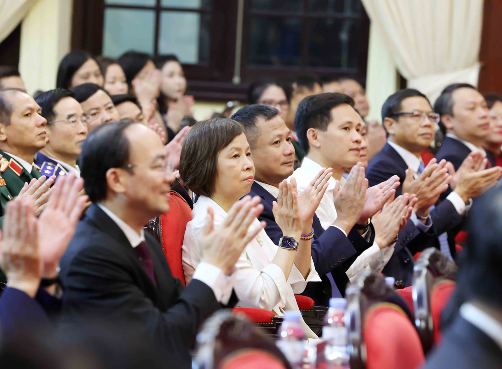 Lễ trao giải Cuộc thi chính luận về bảo vệ nền tảng tư tưởng của Đảng lần thứ 6 - Ảnh 4. Lễ trao giải Cuộc thi chính luận về bảo vệ nền tảng tư tưởng của Đảng lần thứ 6 - Ảnh 4.